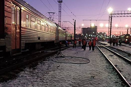 Попавшая под поезд железнодорожница скончалась в больнице Екатеринбурга