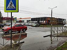 В Курске лужи на дороге объяснили ливневками старой застройки
