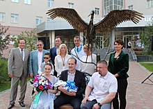 У ОДКБ №1 в Екатеринбурге появилась скульптура аиста