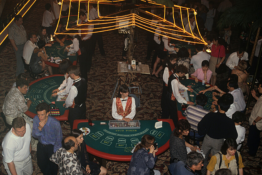 В казино «Золотой дворец» в центре Москвы, 1995 год