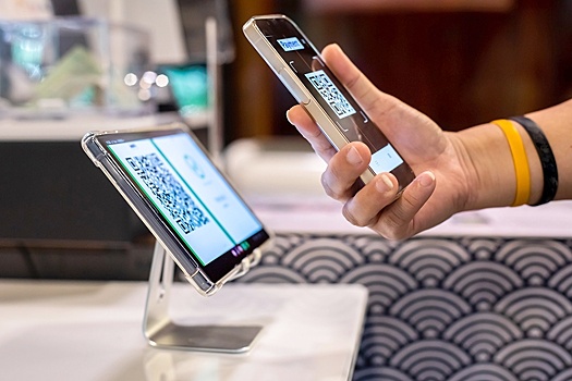 Центробанк: Россияне стали чаще использовать биометрию и QR-коды для оплаты
