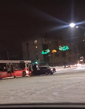 Житель Кемерова ищет свидетелей ДТП с пассажирским автобусом