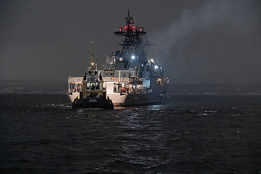 Корабль "Вице-адмирал Кулаков" вернулся в Североморск из 220-суточного похода