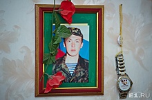 «За 24 года рана не затянулась»: как живут родители Героя России, взорвавшего себя гранатой в Чечне