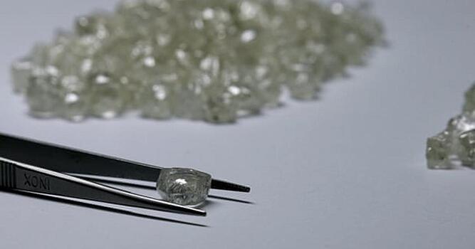 De Beers продала рекордное количество алмазов после рождественского пика