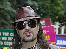 Богдан Титомир чуть не упал с лестницы и едва не уронил декорации в Сочи