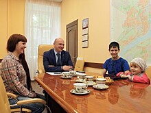 Многодетная семья Волковых получила земельный участок без торгов для строительства дома