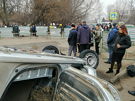 В МЧС назвали возраст мужчин, погибших в результате провала асфальта в Пензе