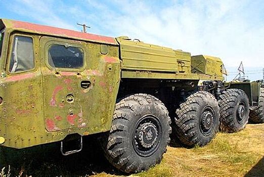 На Украине за 15 тысяч долларов продадут шестиосный 1000-сильный ракетовоз