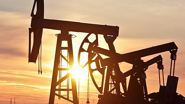 ОПЕК+ решила сократить добычу нефти в октябре