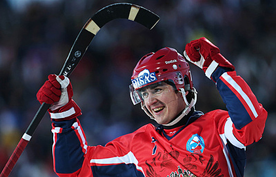 Девятикратный чемпион мира по хоккею с мячом Сергей Ломанов может вернуться в "Енисей"
