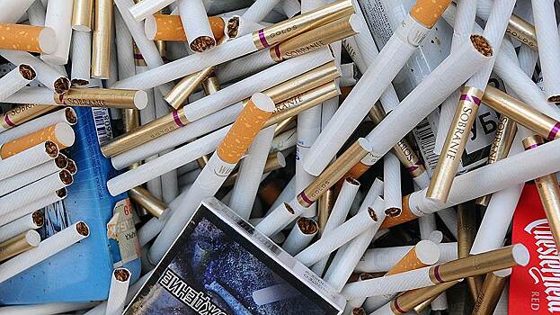 Путин запретил продавать более 20 сигарет в пачке