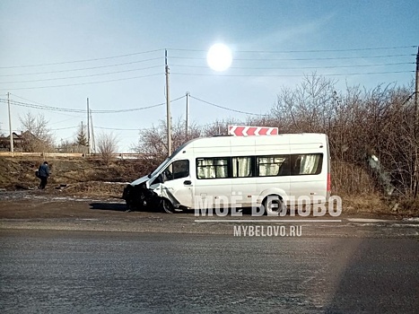 Жесткое ДТП с микроавтобусом произошло в Кузбассе: есть пострадавшие