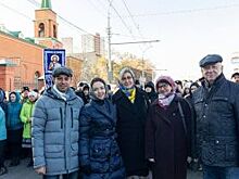 Депутаты Саратовской областной думы приняли участие в крестном ходе