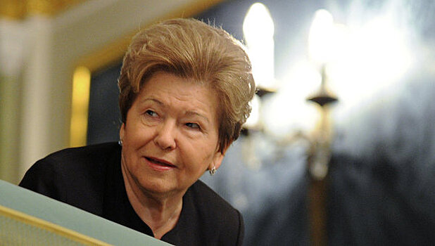 Путин наградил Наину Ельцину орденом