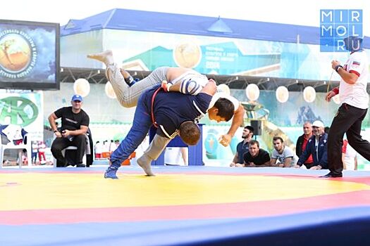 Каспийск примет первый чемпионат Дагестана по борьбе на поясах