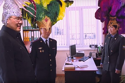 На подъезде к Улан-Удэ задержали фуры с костюмами Филиппа Киркорова