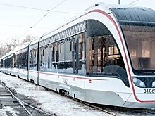 Трамваи № 17 задерживаются в проезде Дежнева из-за ДТП на путях