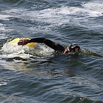Экологический рекорд. Украинский пловец проплыл Днепр с севера на юг