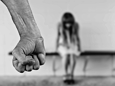 Родители изнасиловали собственную дочь