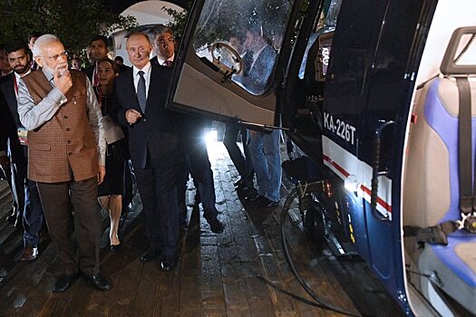 Путин рассказал Моди про медведей на ВЭФ