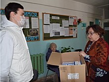 «Единая Россия» передала Кировский дом ветеранов около 2 тысяч одноразовых масок