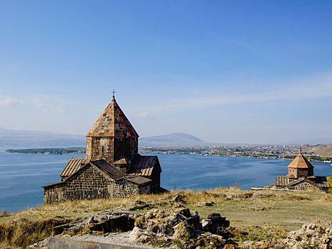 Женгялов хац, гата и бесконечное озеро Севан: гид по вкусной и здоровой Армении