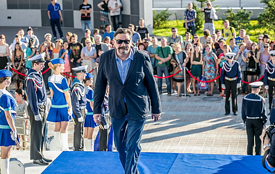 «Превратился в старикашку»: продюсер рассказал, как Дмитрий Назаров живет за рубежом