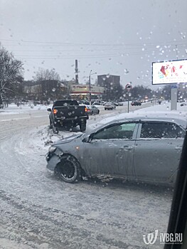 День жестянщика прошел в Выборге: всему виной наступившие снегопады и гололед