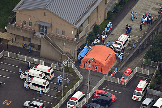 Водитель  в Японии совершил серию наездов на прохожих