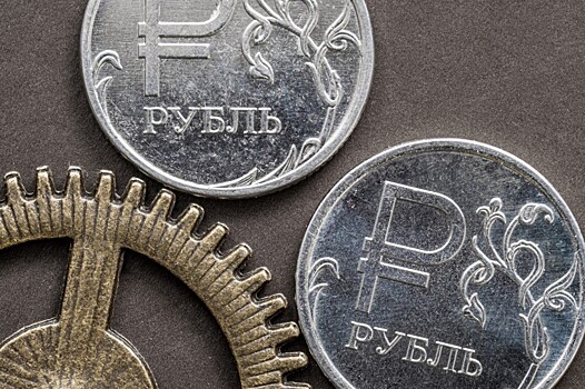 Рубль может обвалиться в мае, считают экономисты