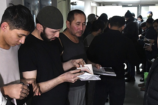 Рособрнадзор: Для мигрантов нужен устный экзамен по русскому языку