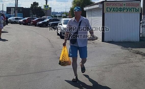 Полиция проверит мужчину, который назывался фотографом и звал в квартиру девочек 12-13 лет