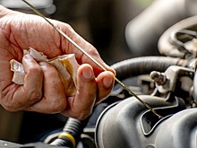 Каких проблем ждать, если не темнеет моторное масло