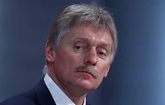 Песков рассказал, когда в РФ может начаться вакцинный туризм