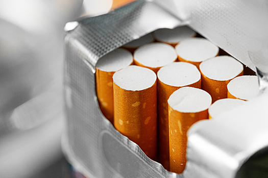 Эксперт назвал число сигарет, выкуриваемых россиянами в год