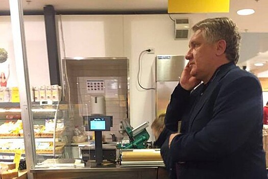 Главный тренер "Кубани" Ташуев перед матчем со "Спартаком" посетил "Сумасшедшие дни" в "Стокманне"
