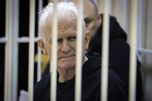 Суд в Минске приговорил нобелевского лауреата Беляцкого к 10 годам тюрьмы