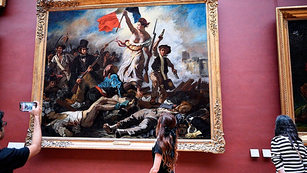 Французские профсоюзы призвали работников Лувра к забастовке