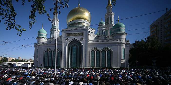 «Салават», «Ак Барс» и «Нефтехимик» поздравили мусульман с праздником Ураза-байрам