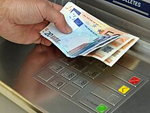 Наличной валюте отвели 10 лет