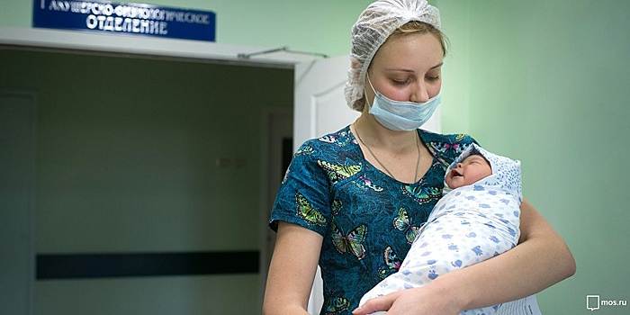 Более двухсот женщин стали мамами в роддоме больницы имени Юдина в новогодние праздники