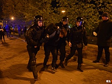 Силовики заняли сквер: онлайн с четвертого дня протестов из-за скандальной стройки в Екатеринбурге