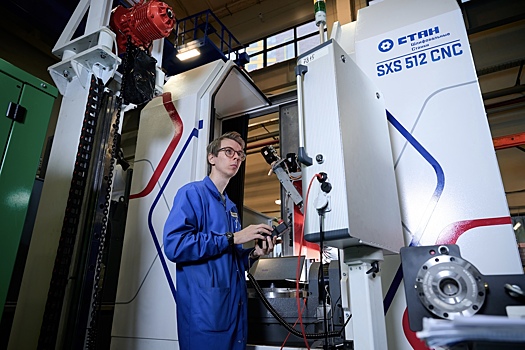 В России разработали первый отечественный шлифовальный станок для авиадвигателей