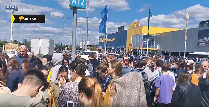 Посетителей ТЦ «Мега» эвакуировали в Новосибирске