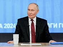 Собчак высказалась о нарядах Путина и Пескова на прямой линии