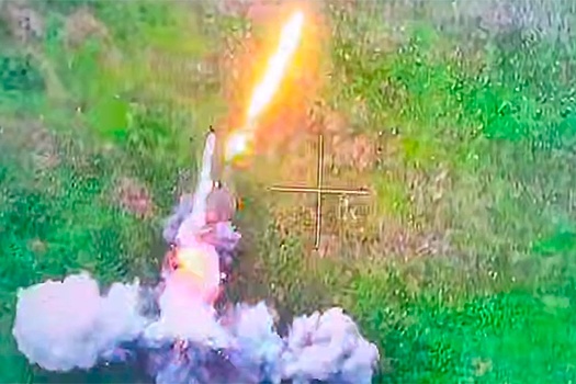 Появилось видео яркого подрыва квадроцикла ВСУ на минном поле