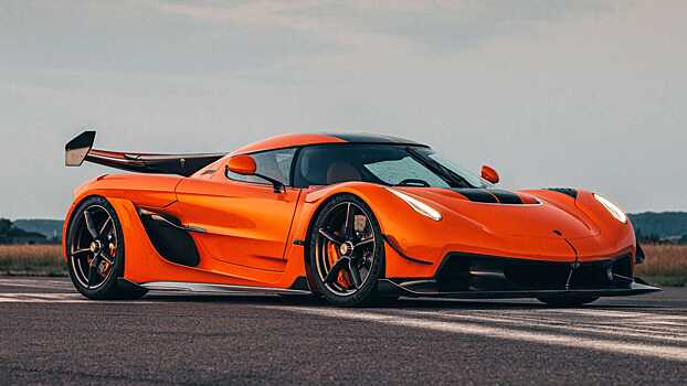 Koenigsegg Boss дает 15-минутный тур по гиперкару Jesko