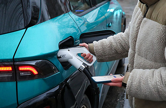 Российские электромобили смогут бесплатно ездить по платным дорогам в 2026 году