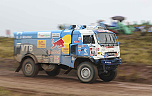 Экипаж Шибалова стал вторым на шестом этапе ралли "Шелковый путь" в зачете грузовиков